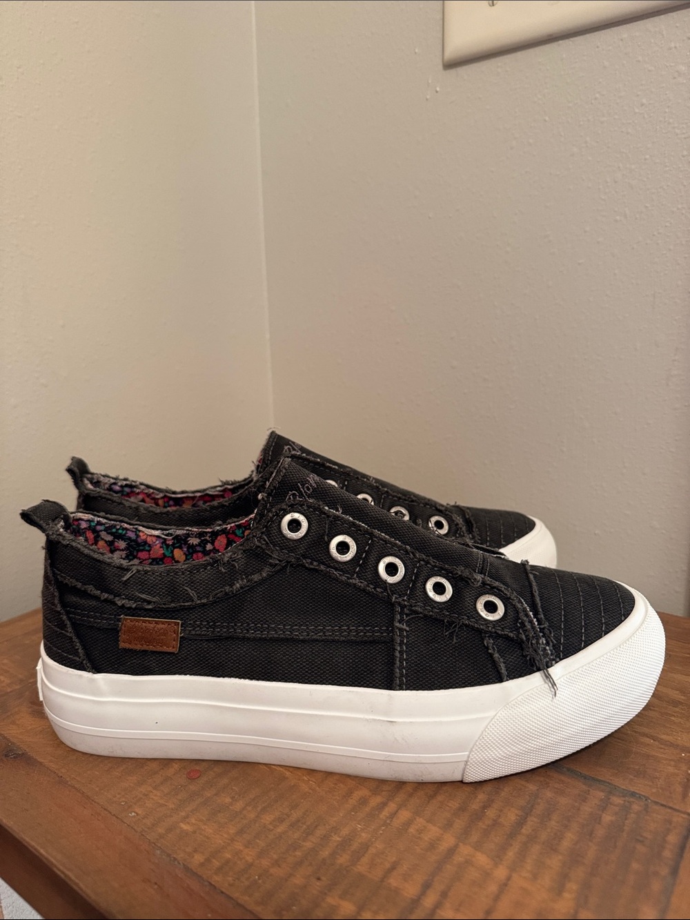 NEW Women’s Black Slip-On Canvas Blowfish Sneakers - 10